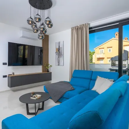 Lea Magdalena Iv Villa